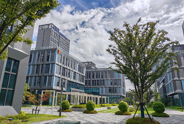 海东工业地产投资新蓝海——新能源产业园区崛起